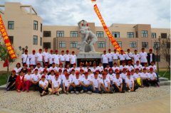《知青岁月》主题雕塑、知青园、知青展馆剪彩仪式在八五五农场有限公司隆重举行 《知青岁月》主题雕塑、知青园、知青展馆剪彩仪式在八五五农场有限公司隆重举行